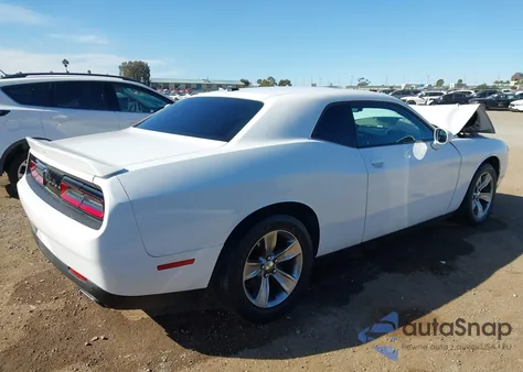 2020 Dodge Challenger Sxt z USA, uszkodzony, nr VIN 2C3CDZAG6LH231555